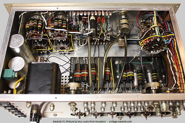 a_Marantz_7C_Inside.jpg